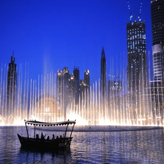 Музыкальный фонтан с новейшими технологиями, танцующая вода для фестивальной церемонии, плавающая вращающаяся 2D 3D высокая струйная насадка со светодиодным фонарем